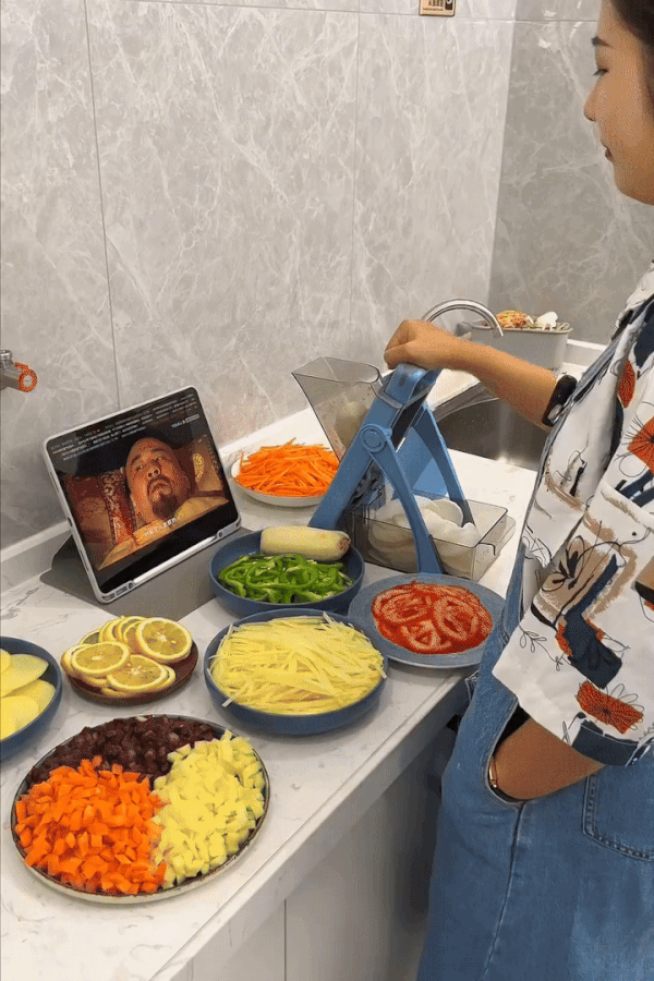 Manual Vegetable Cutter | Easy-Cut Multi-Function Chopper